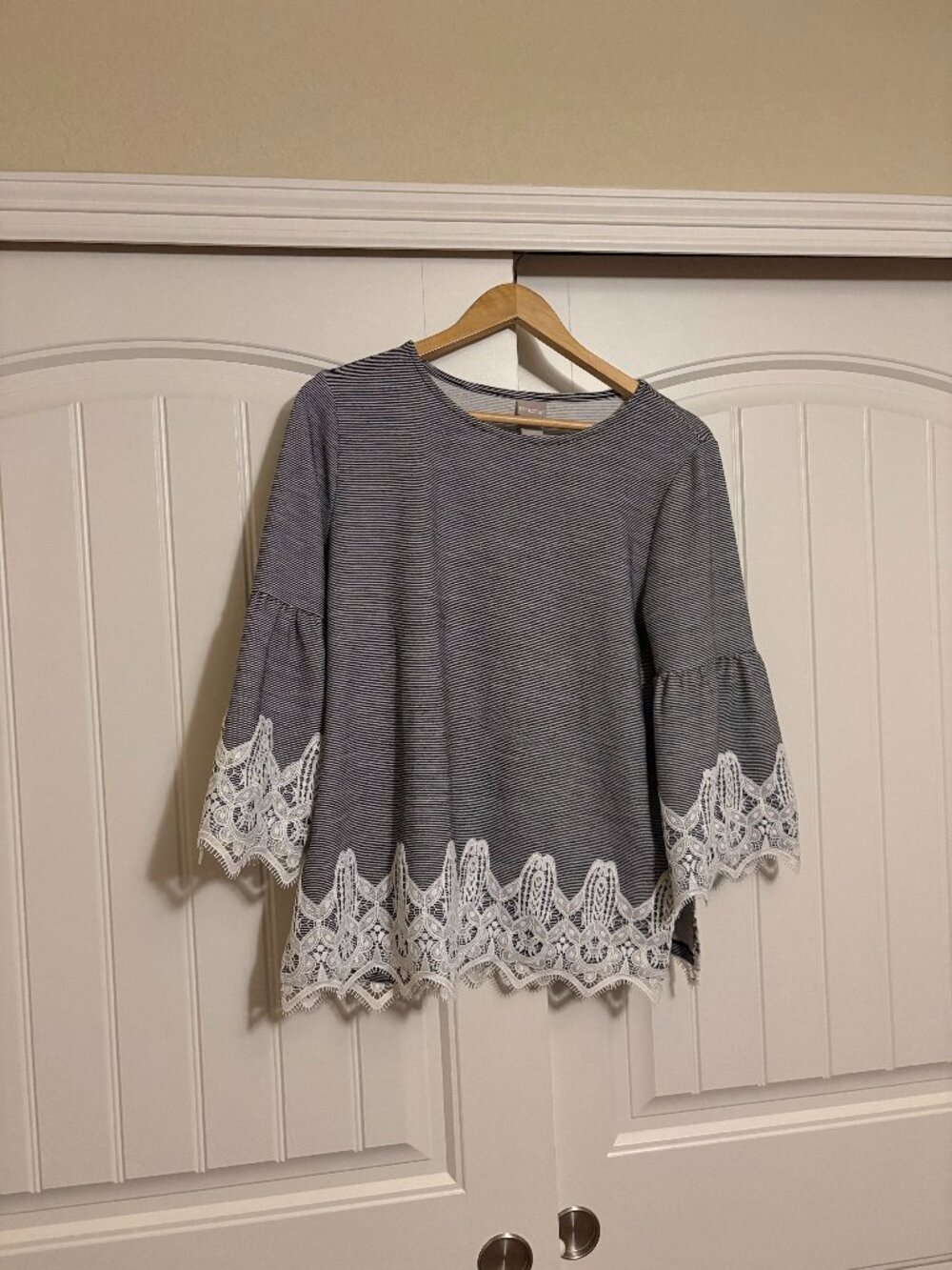 Chico's Lace Trim Blouse Chico's Size 1 US Size Medium Blue White Stripe Casual
